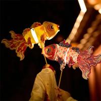 Divertida lámpara de linterna de pez dorado hecha a mano, luz LED, linterna de carpa Koi de mediados de otoño, papel luminoso, materiales de linterna DIY, regalo para niños - details 7