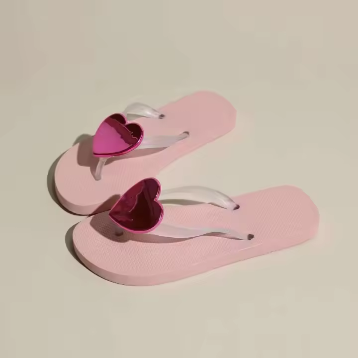 Chanclas de amor para mujer, zapatos tipo Tanga a la moda que combinan con todo, prendas de vestir famosas en Internet para posición de plantilla de playa junto al mar, verano 2024 - 1