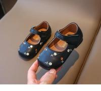 Zapatos de cuero para niños y niñas, zapatillas planas de princesa, versátiles, con flores dulces, fondo suave, antideslizantes, a la moda, novedad de otoño, 2024 - details 11
