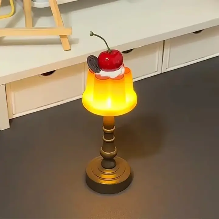 Luz LED nocturna de pudín Kawaii, lámpara de escritorio alimentada por batería, mesita de noche, dormitorio, Bar, decoración de habitación, atmósfera, luz para dormir, regalos para niños - 1