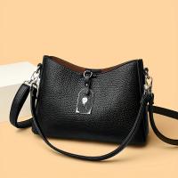 2025 Nuevo bolso de hombro informal para mujer: gran capacidad de 3 capas, bolso cruzado sintético negro minimalista con correa extraíble y cierre de cremallera para el trabajo, viajes diarios, citas y compras, bolso de hombro grande, accesorio versátil, - details 3