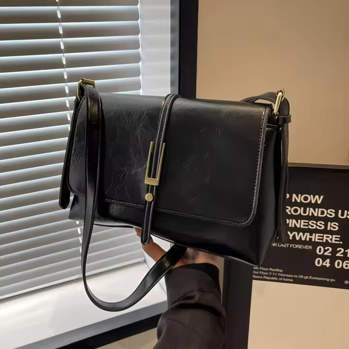 Bolso Cuadrado Negro Elegante Cierre Magnético Lining de Poliéster Duradero Borde de Aceite - 1