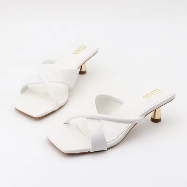 Sandalias sexys con punta cuadrada y tacones bajos. - 1