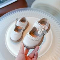 Zapatos de cuero para niñas, calzado de estilo francés, suave y cómodo, con encaje elegante y perlas, novedad de otoño, 2024 - details 6