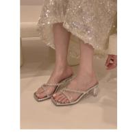 Sandalias de tacón alto niña 2025 nueva falda de verano con cristal de tacón grueso hermosa hada francesa zapatillas frescas fuera - details 0