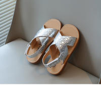Sandalias de verano para niños y niñas, tela de piel brillante, zapatos de playa para niños, planos, cruzados, correa de tobillo, Ins, caliente - details 9