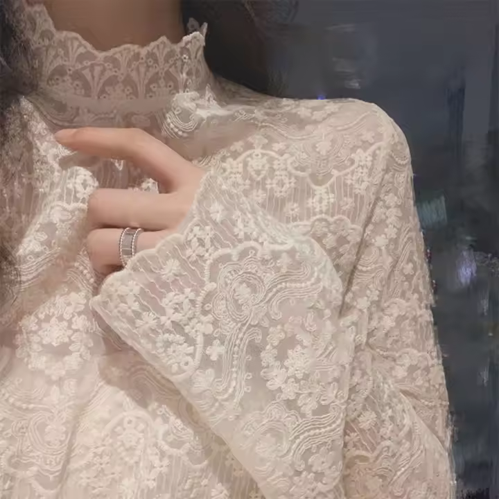 Top de malla de encaje con flores, camisas transparentes para la playa, Top transparente de manga larga, blusa de estilo coreano, jersey de cuello medio alto para mujer - 1