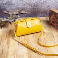 2025 nuevas mujeres retro bolso de cuero de la PU clip bolso casual mini bolso de mensajero - details 1