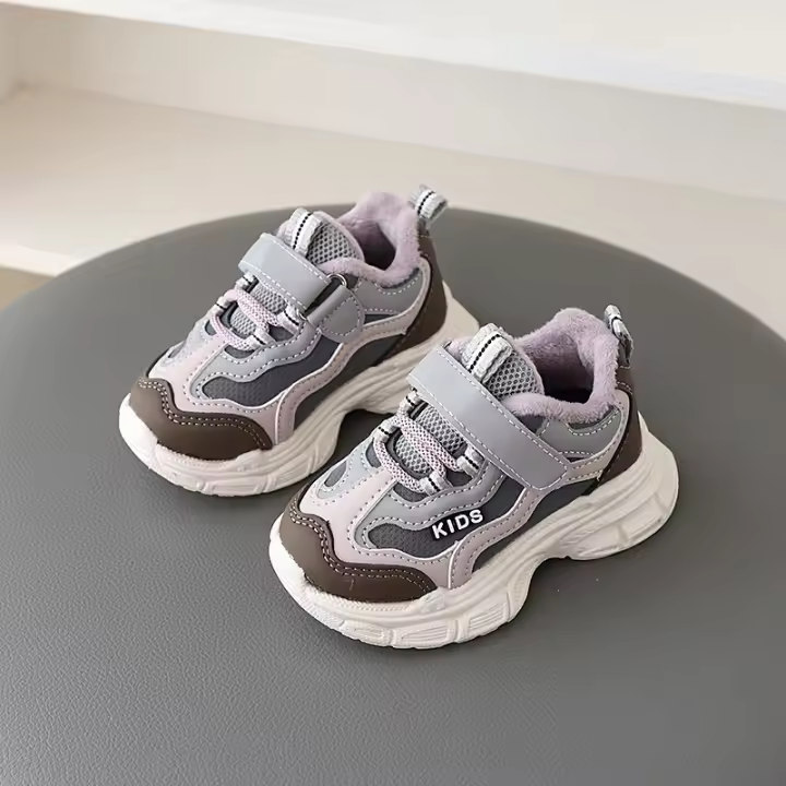 Zapatos deportivos de terciopelo para niños y niñas, suela suave antideslizante, versión coreana, novedad de invierno - 1
