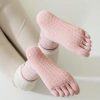 Calcetines de yoga de silicona antideslizantes para mujer, medias versátiles con estampado de gato y dibujos animados, con punta dividida, para pilates, a la moda - details 20