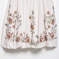 Vestido holgado de verano 2025 con dulce bordado de flores francesas, con tirantes y falda corta para mujer. - details 3