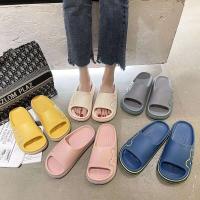 Nueva Idea de producto 2022, zapatillas de interior de verano para baño, sandalias y zapatillas de mujer de fondo suave desodorizantes antideslizantes - details 2