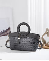 Estilo de bolso de mujer nuevo patrón de cocodrilo personalizado anillo hombro oblicuo span bag - details 8