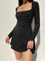 Vestido de cuello cuadrado negro simple para mujeres con elegante falda corta de manga larga - details 1