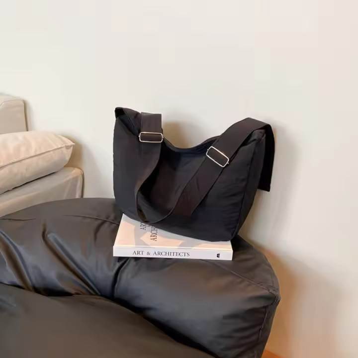 Bolso informal coreano para mujer, bolso de hombro de nailon de gran capacidad con diseño suave, bolso de viaje ligero de Color sólido - 1