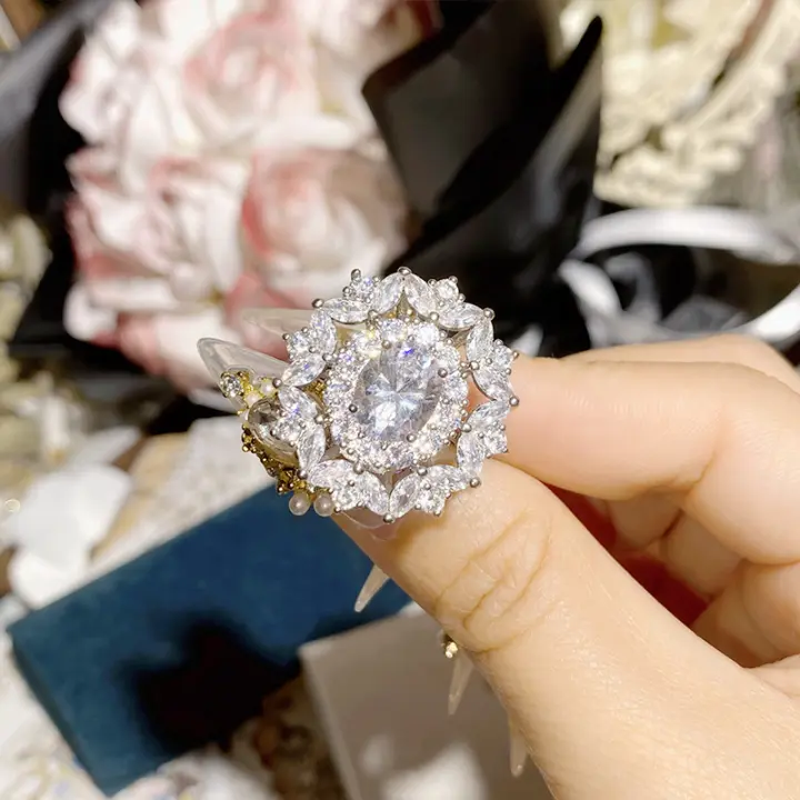 Anillo de Diamante de Zirconio de 20 Carátas Plateado con Oro de 18K Dizzying Ojo de Caballo - 1