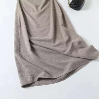El vestido de verano para mujer es extremadamente simple con un sentido drapeado y un temperamento de correa elegante - details 6