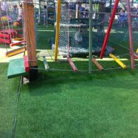Simula césped artificial verde, alfombra antideslizante de ocio, decoración de jardín y patio. - details 12