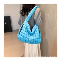 Bolso de hombro tipo bandolera con diseño de nubes plisadas para mujer, bolso de mano de gran capacidad con doble cara y doble tirón - details 61