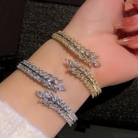 Pulsera nupcial de boda para novias, pulsera de tenis clásica de circonita cúbica para mujer, regalo de joyería - details 1