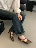 Zapatos Mary Jane con punta francesa, boca poco profunda, estilo retro, tacón delgado, para la noche, con detalles metálicos y florales. - details 13
