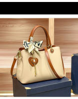 Bolso de mujer nuevo, bolso de mensajero de alta gama, bolso de lujo ligero para llevar bajo el brazo. - details 0