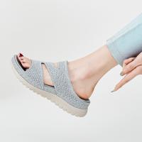 Sandalias deportivas y de ocio europeas y americanas nuevas sandalias de mujer de suela gruesa huecas con velcro 2025 - details 1