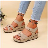 Nuevas sandalias de mujer a la moda con punta abierta, sandalias suaves y sexis para mujer, sandalias ortopédicas con hebilla de cuña para mujer, calzado para mujer - details 0