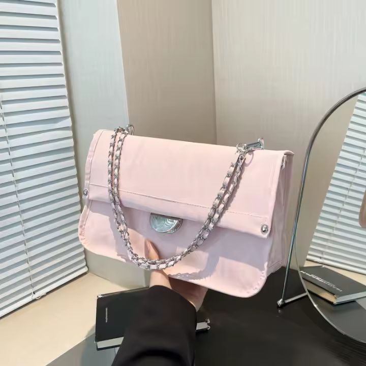Bolso pequeño de alto valor para mujer, novedad de 2025, bolso con cadena para axila, bandolera de hombro de mano moderna y versátil - 1