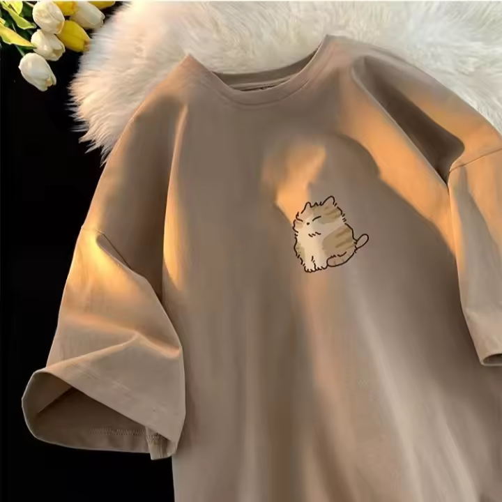 Camiseta de Algodón Versátil para Hombres Cuello Redondo, Manga Corta, Estilo Japonés, Moda de Verano 2025 - 1