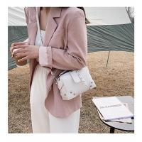 Bolso de gran capacidad de color sólido para mujer 2025 nuevo bolso de mensajero de hombro de moda bolso cuadrado pequeño simple de estilo extranjero bolso de mujer - details 30