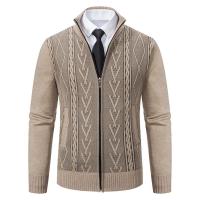 Abrigo de cachemir acolchado informal y cálido de punto para hombre, otoño e invierno 2025 - details 1