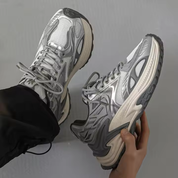 Nuevas suelas gruesas, altos para hombres, zapatillas deportivas en la red, zapatos de hombre con armaduras casuales - 1