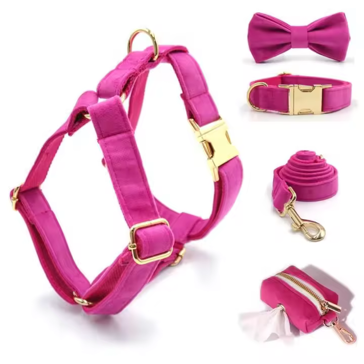 Collar de terciopelo fucsia para perros pequeños, lindo arnés ligero para perros, juego de tirón personalizado para cachorros con flores - 1