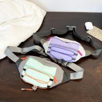 Bolso de pecho para hombre con contraste de Color de retales, riñonera de nailon Y2k para exteriores, bandolera con correa ajustable, bolso deportivo para caminar y montar - details 2
