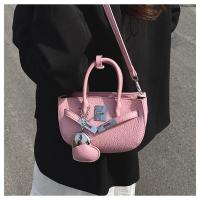 Bolsa de sillín portátil simple para mujer 2025 nueva bolsa de mensajero de hombro de tendencia de moda de estilo extranjero - details 47