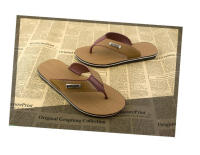 2025Nuevas Chanclas de Verano para Hombres Sandalias de Textura de Madera Antideslizantes Zapatos de Playa de Punta Plana - details 1