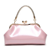 Bolso de boda para mujer de cuero patentado de moda 2025 para cena nupcial con bandolera. - details 2