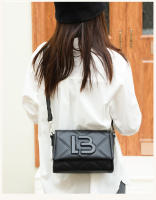 Bolso cruzado de un solo hombro bordado y acolchado de moda, simple y versátil para mujeres - details 10