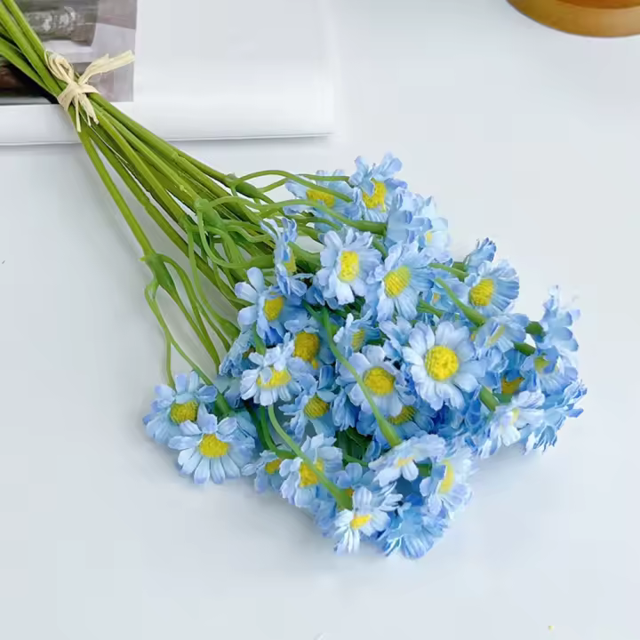 60 cabezas de flores artificiales de margaritas, pétalos de seda multicolores, accesorios para fotos de crisantemo falso, ramo de flores falsas, adornos de escritorio - 1