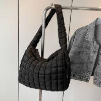 Bolso de hombro tipo bandolera con diseño de nubes plisadas para mujer, bolso de mano de gran capacidad con doble cara y doble tirón - details 6