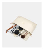 Nueva bolsa de baguette, bolsa de axila pequeña, nueva bolsa de moda, bolsa de mensajero de hombro de lujo ligera. - details 14