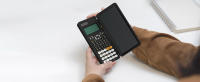 991EX Calculadora científica ROATEE de escritorio con 552 funciones, recargable y con energía solar, pantalla multivista de 6 líneas con tableta de escritura LCD borrable para estudiantes y investigadores universitarios de secundaria - details 0
