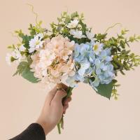 Ramo de eucalipto de hortensias artificiales de lujo, flores de hortensias elegantes de plástico, flores falsas realistas, fiesta de vacaciones, boda - details 10