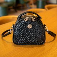 Bolso bandolera tejido negro elegante para mujer: bolso redondo informal con correa ajustable, cierre de cremallera y forro de poliéster, bolso de viaje seguro |   Bolso moderno y elegante |   Bolso bandolera pequeño con correa de cadena metálica - details 2
