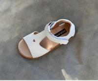 Sandalias de cuero genuino para niñas, bonitos zapatos escolares de cuero vacuno suave con dedos abiertos y corazón, zapatos de jardín para bebés, sandalias para niños - details 0