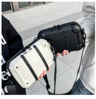Bolso de remache personalizado para hombres de moda, popular bolso cuadrado pequeño blanco fresco, bolso de mensajero de hombro para mujeres de moda. - details 16