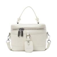 Diseño de nicho de moda llevado a mano caja bolsa de las mujeres 2025 verano nuevo bolso de hombro retro bolso de mensajero casual de alto valor - details 7