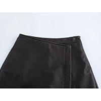 BUNO-minifalda y pantalones cortos de piel sintética para mujer, falda de cintura media, pantalones cortos asimétricos negros elegantes a la moda con cremallera, otoño 2024 - details 3