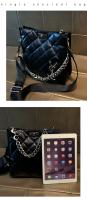 Marca Hong Kong textura avanzada2025Nueva bolsa de cubo bandolera con diseño de diamantes de alto sentido a la moda - details 14